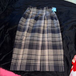 Classic Lauren Plaid Pencil Skirt in Navy and Cream🍀